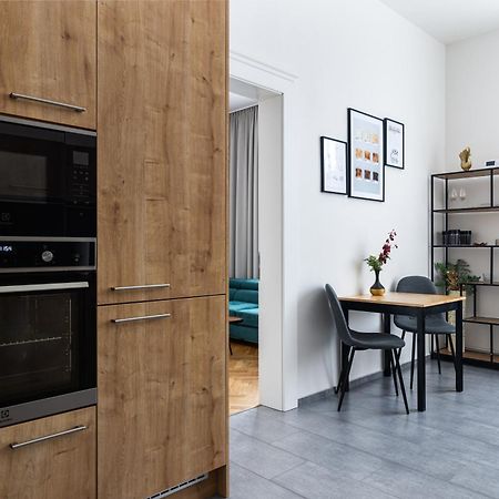 Stay2Gether City Buzz Apt - O2 Arena - Sleeps 6 Prague Luaran gambar