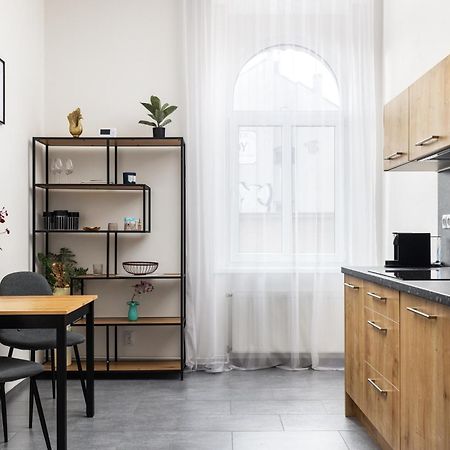 Stay2Gether City Buzz Apt - O2 Arena - Sleeps 6 Prague Luaran gambar